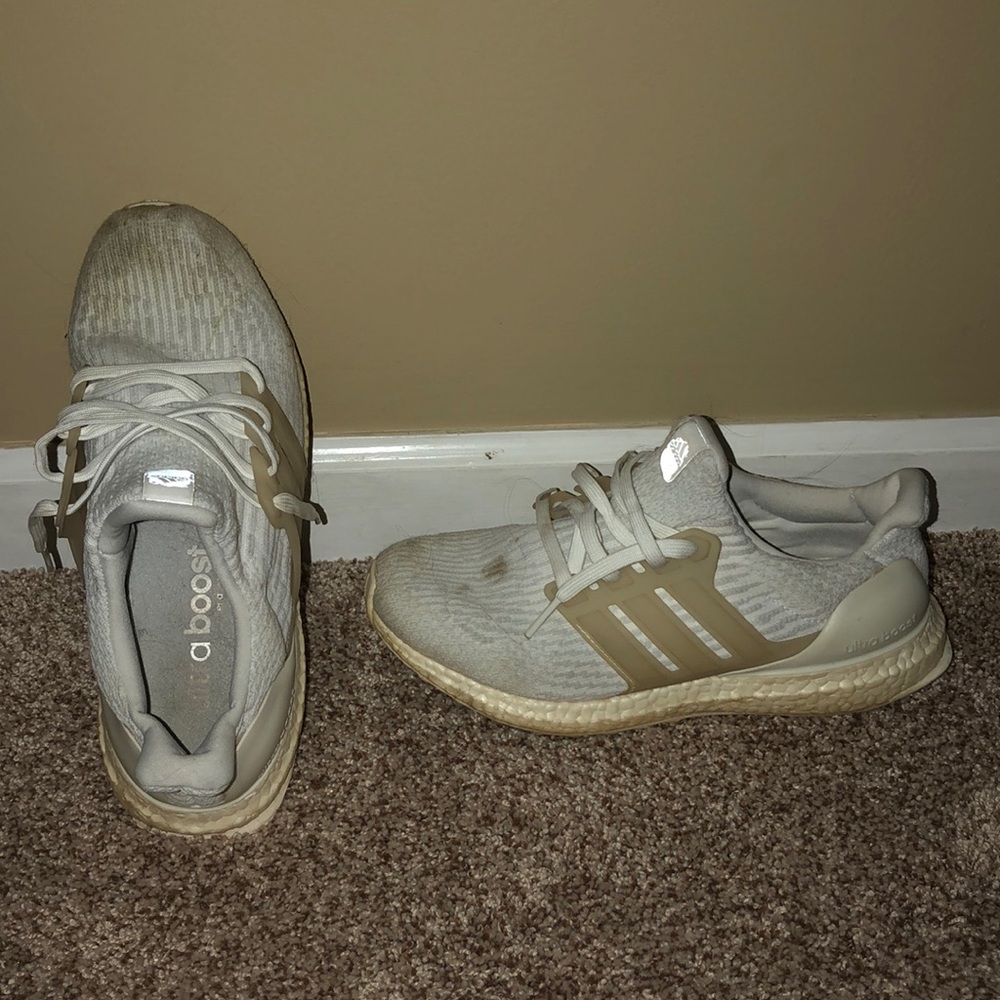 White Adidas Ultraboosts